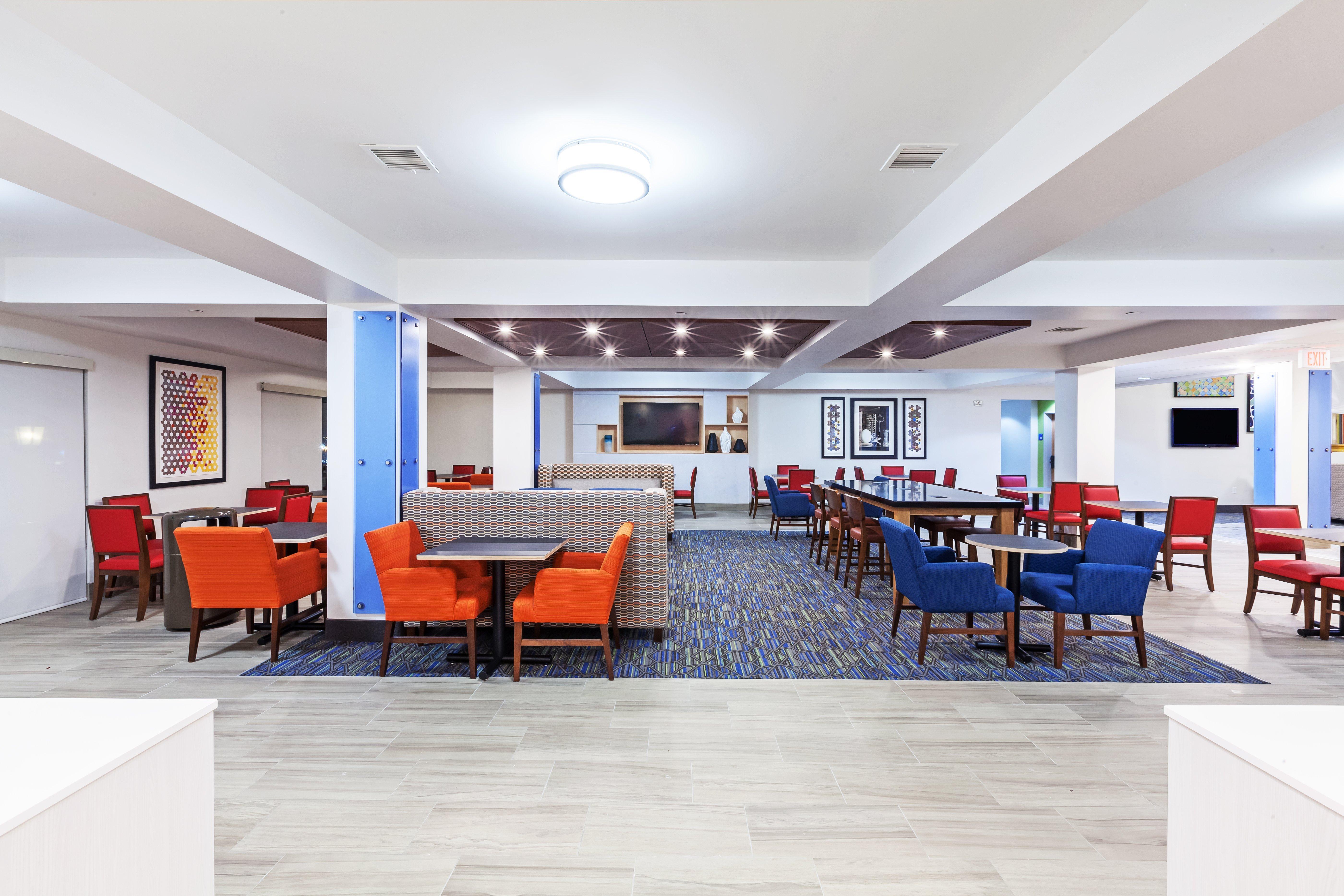 Holiday Inn Express & Suites Tulsa S Broken Arrow Hwy 51 By Ihg Eksteriør billede