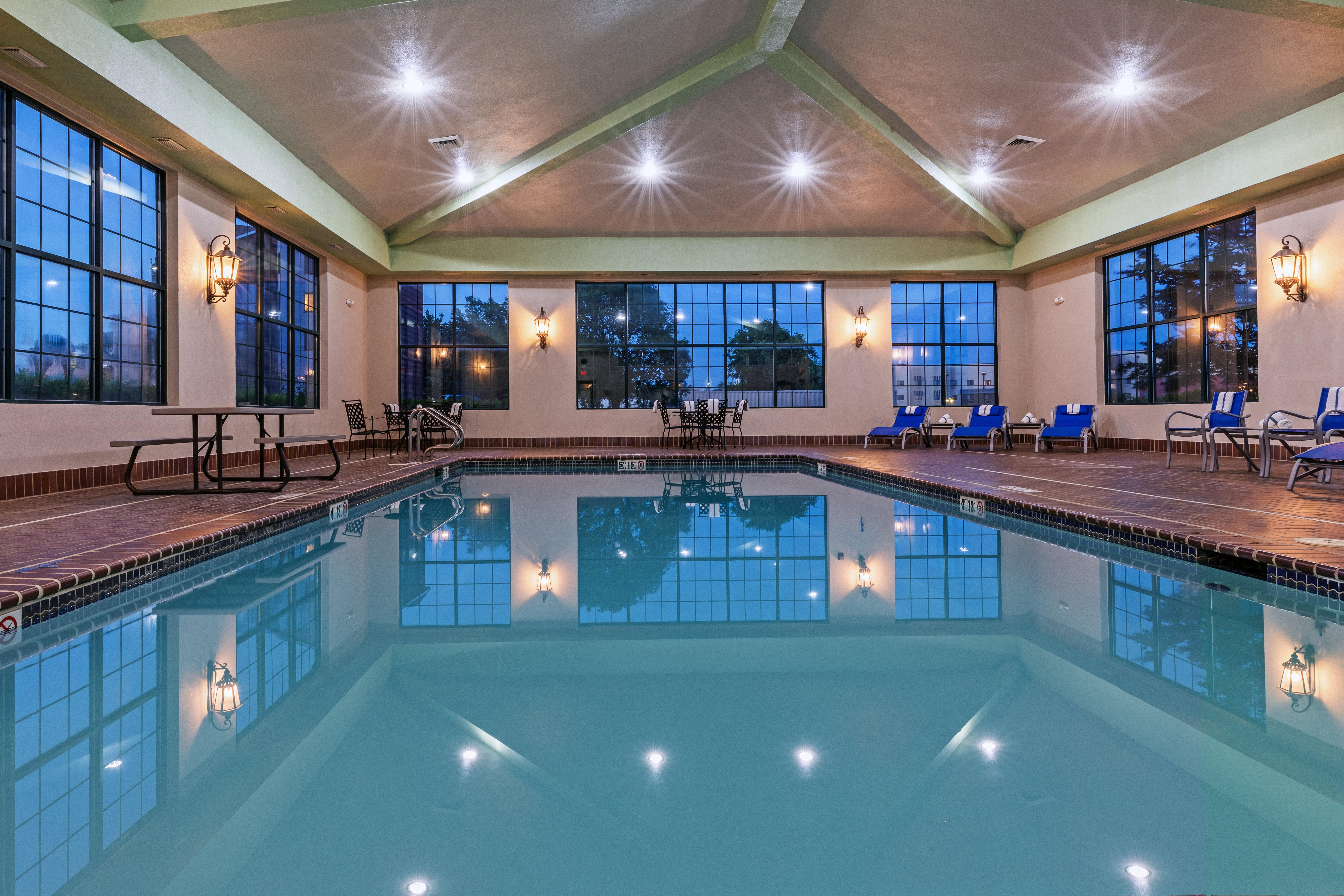Holiday Inn Express & Suites Tulsa S Broken Arrow Hwy 51 By Ihg Eksteriør billede