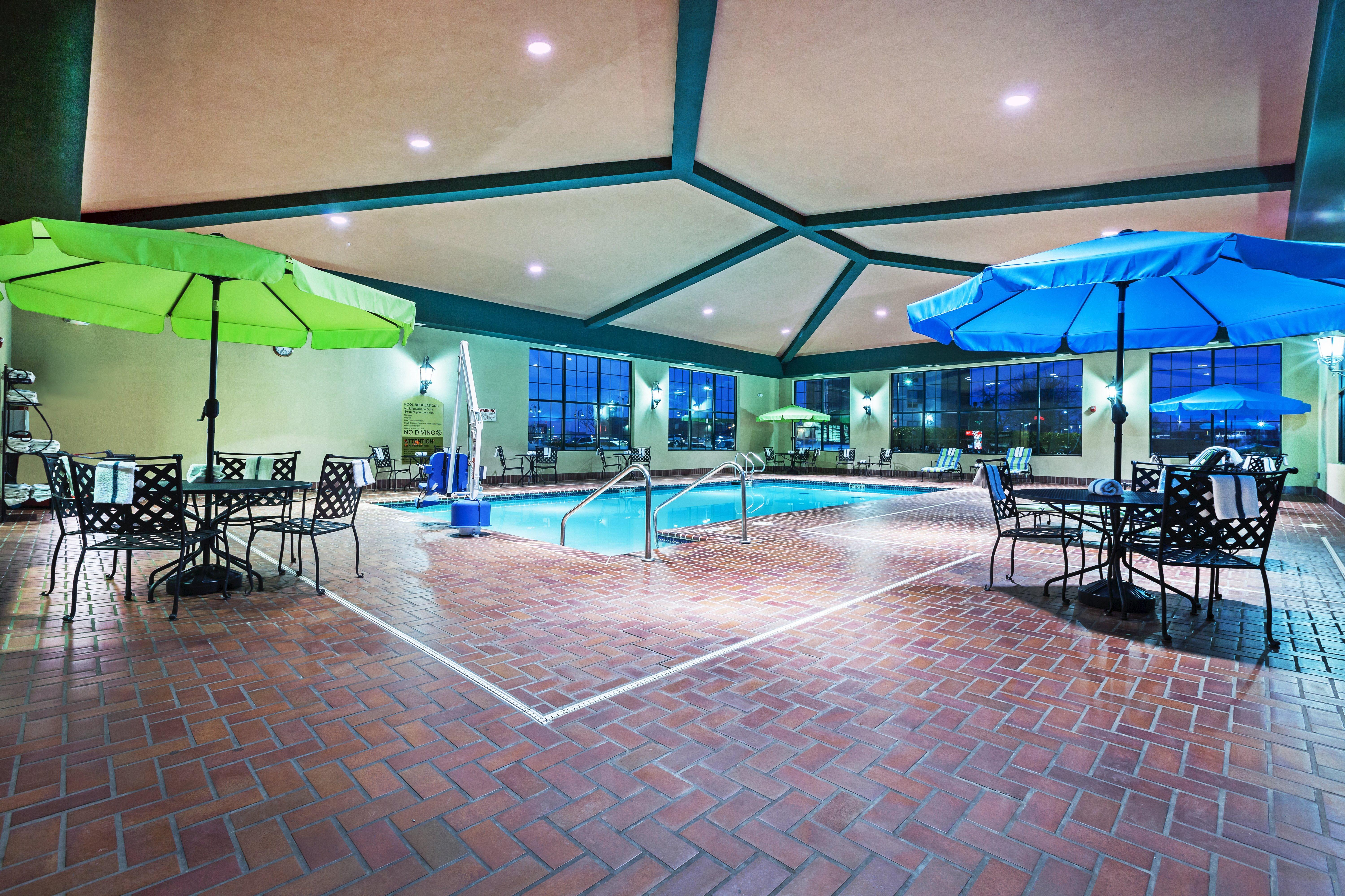 Holiday Inn Express & Suites Tulsa S Broken Arrow Hwy 51 By Ihg Eksteriør billede